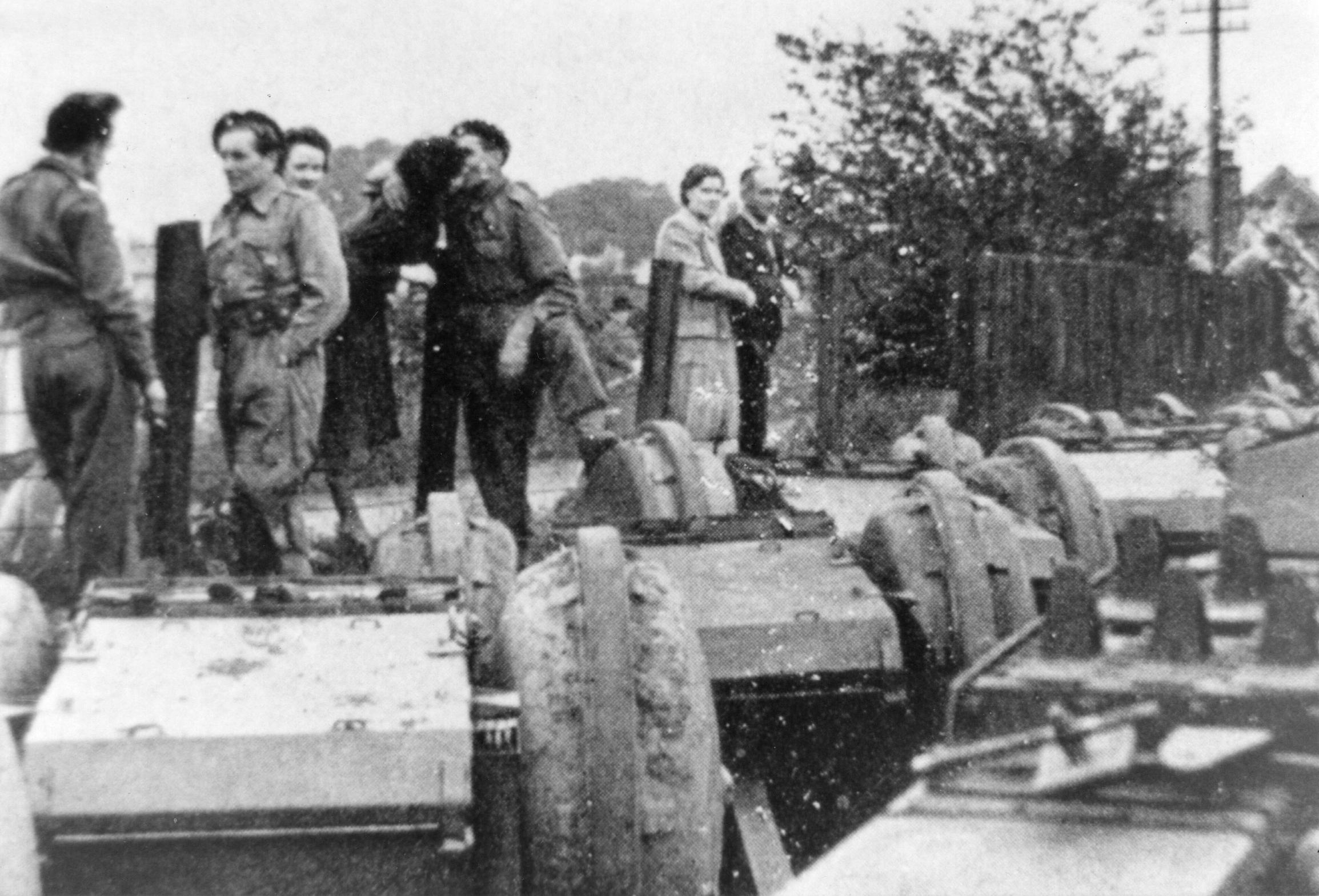 Polish tanks being loaded at Haddington Station.jpg